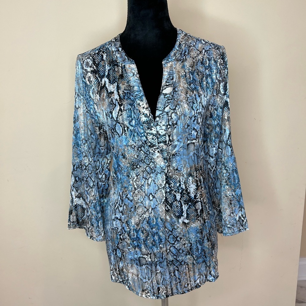 𝅺Angela plus animal print top